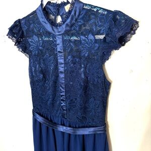 Kate Karin Elegant Navy Blue Lace and Chiffon Dress size Small. EUC.